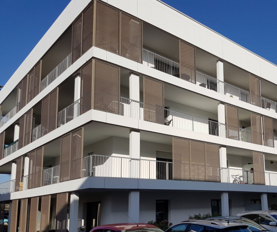 Volet coulissant m&eacute;tal d&eacute;ploy&eacute;