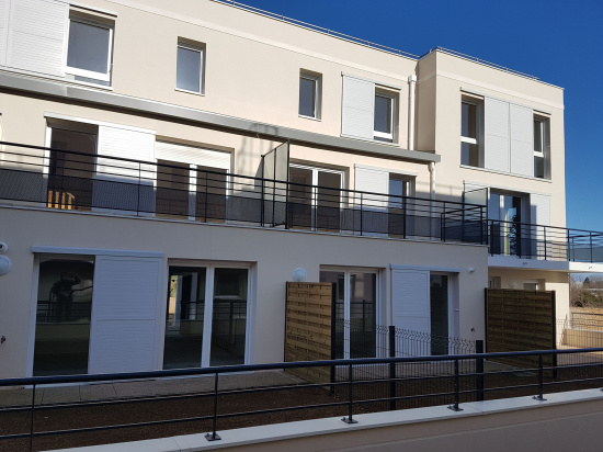 Volet coulissant persienné jointif